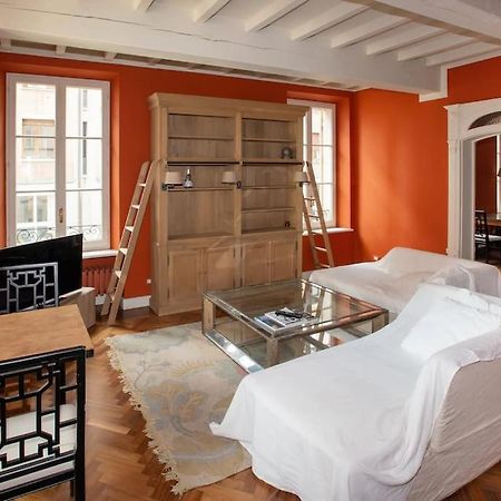 Charme And Relax In Downtown Parma Apartment Luaran gambar