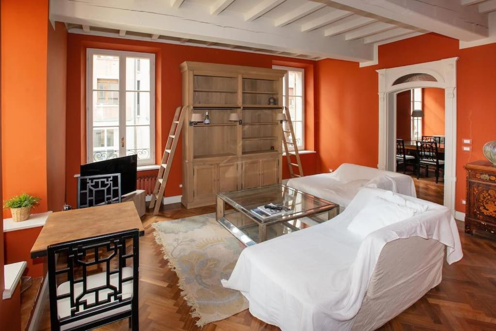 Charme And Relax In Downtown Parma Apartment Luaran gambar