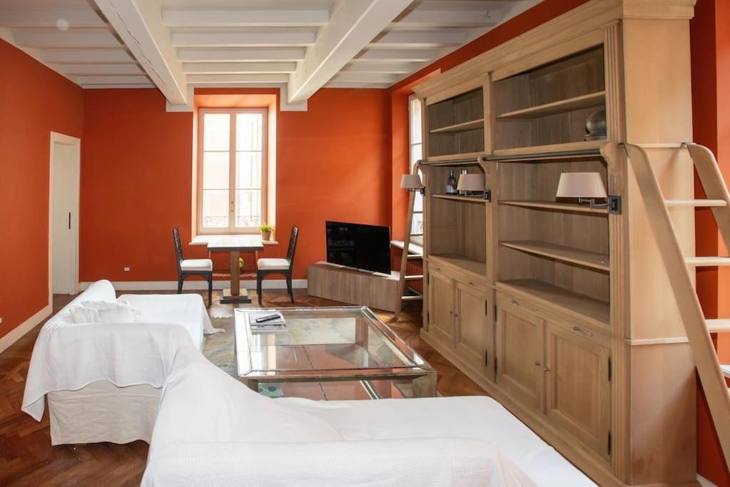 Charme And Relax In Downtown Parma Apartment Luaran gambar